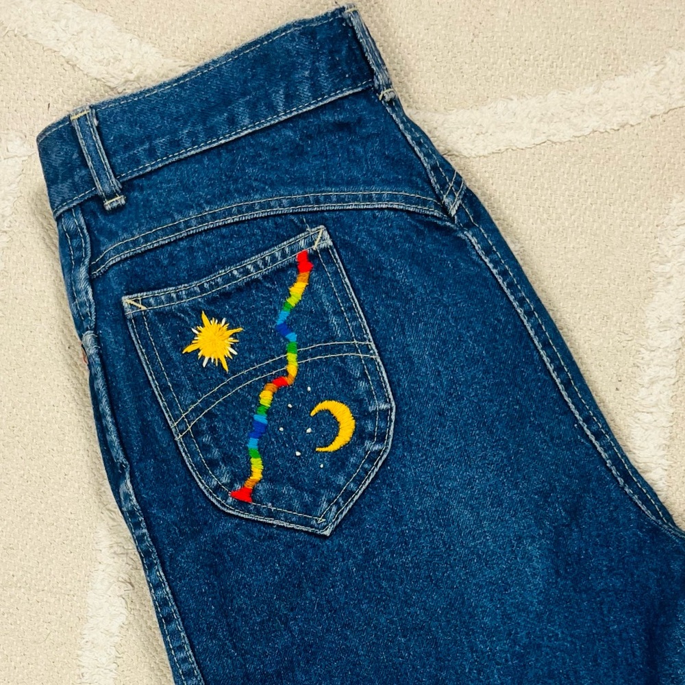Vintage 1980s Chic High-Waisted Dark Wash Denim Jeans – Rainbow Embroidered - 28 - Picture 3 of 16